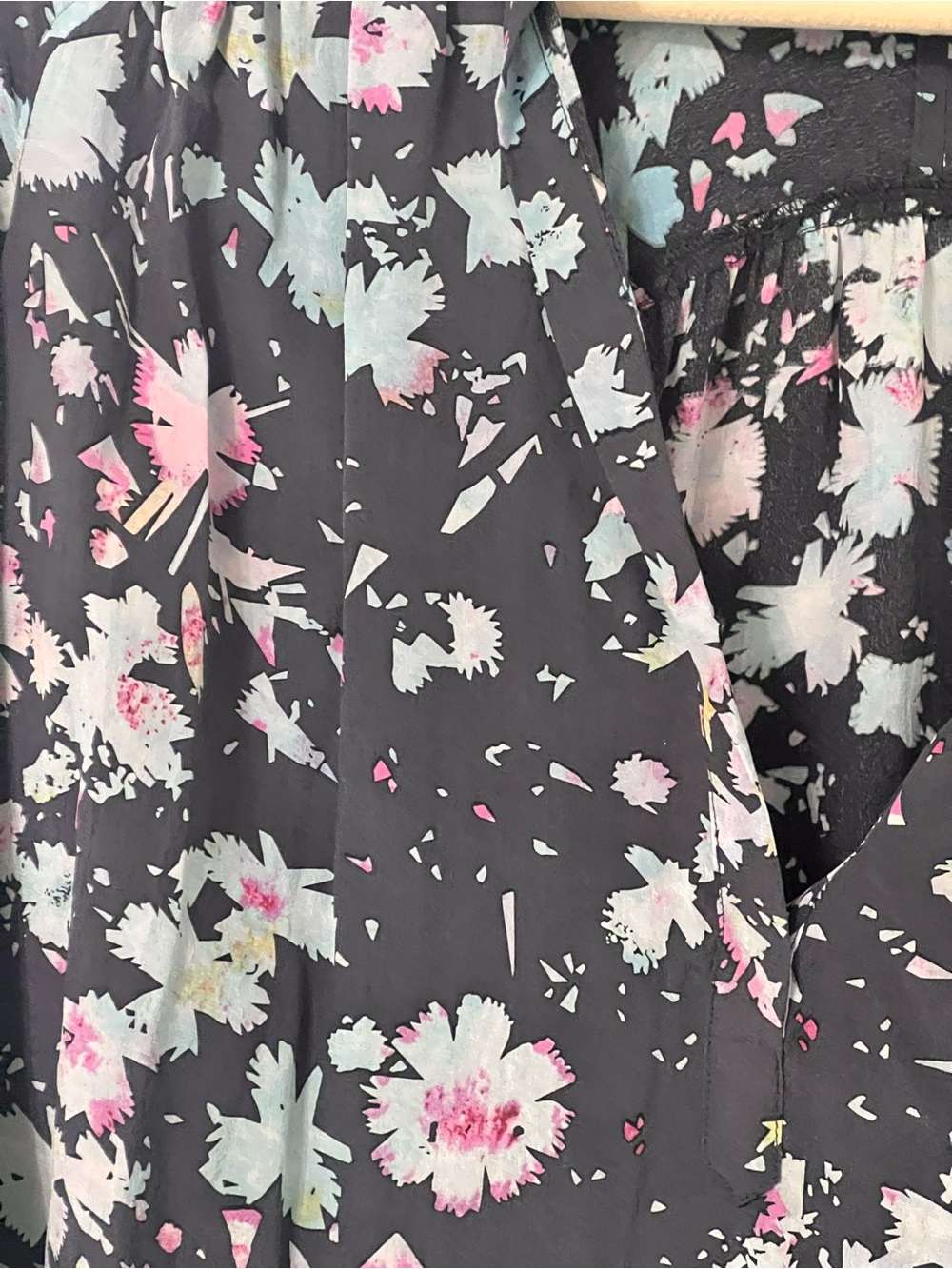 Rebecca Taylor Black Floral V-Neck Blouse with Pink and White Accents - Picture 5 of 9
